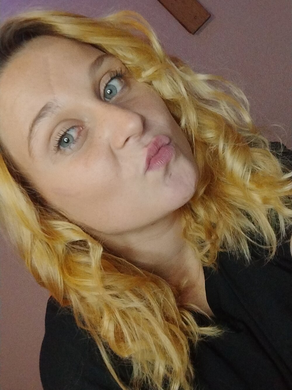 queen2454 from stripchat