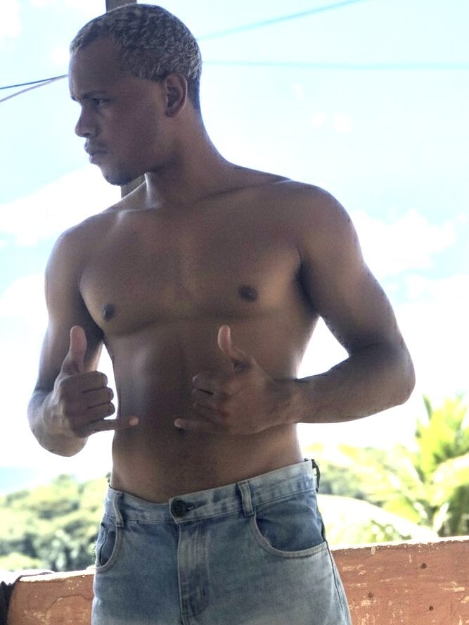 romario357wayne from stripchat
