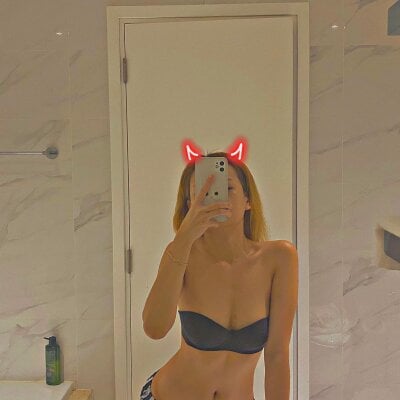 cutie-2k from stripchat
