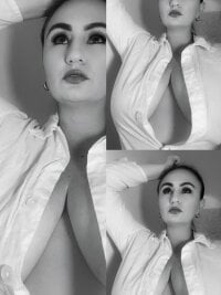 mia_lourence's webcam live show