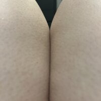 sluttystepsister's Offline Chat Room