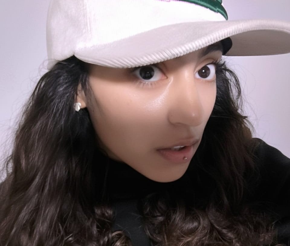 elivecams.com kaary livesex profile in in-your-walls cams