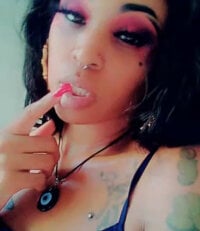 FaiFatale's Offline Chat Room