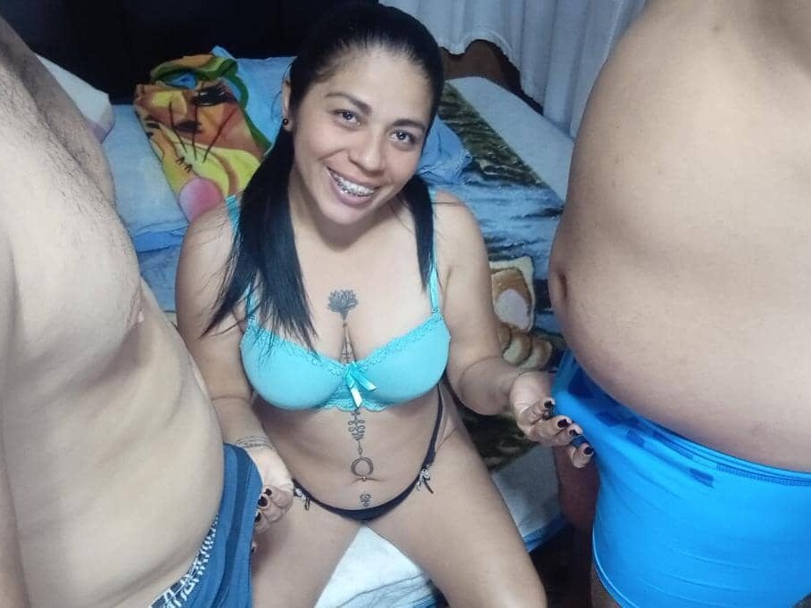 Live sex webcam photo for MariAndTonHotLatin #290252325