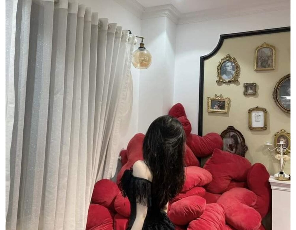 elisha_22 from stripchat