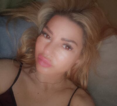 SuriFlirt Female New XXX Webcam