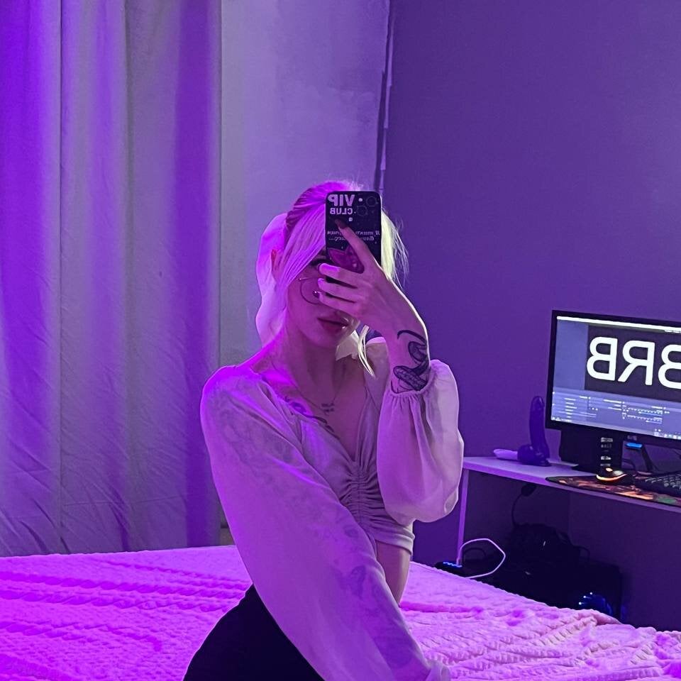 _kitekat__ from stripchat