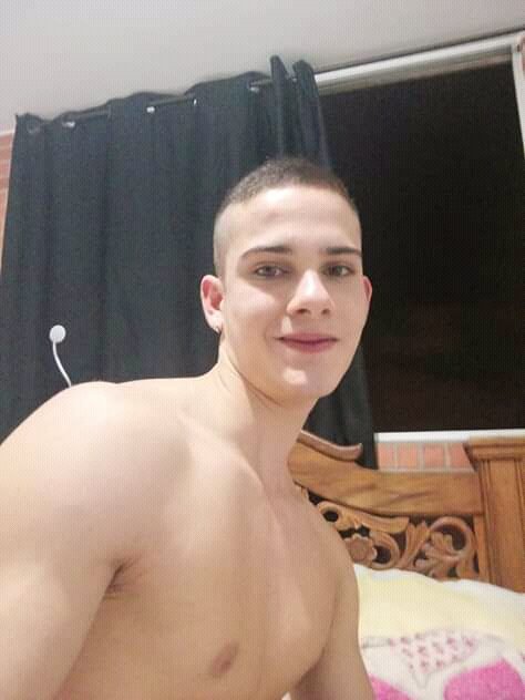 ashton_hot