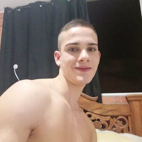 ashton_hot from stripchat