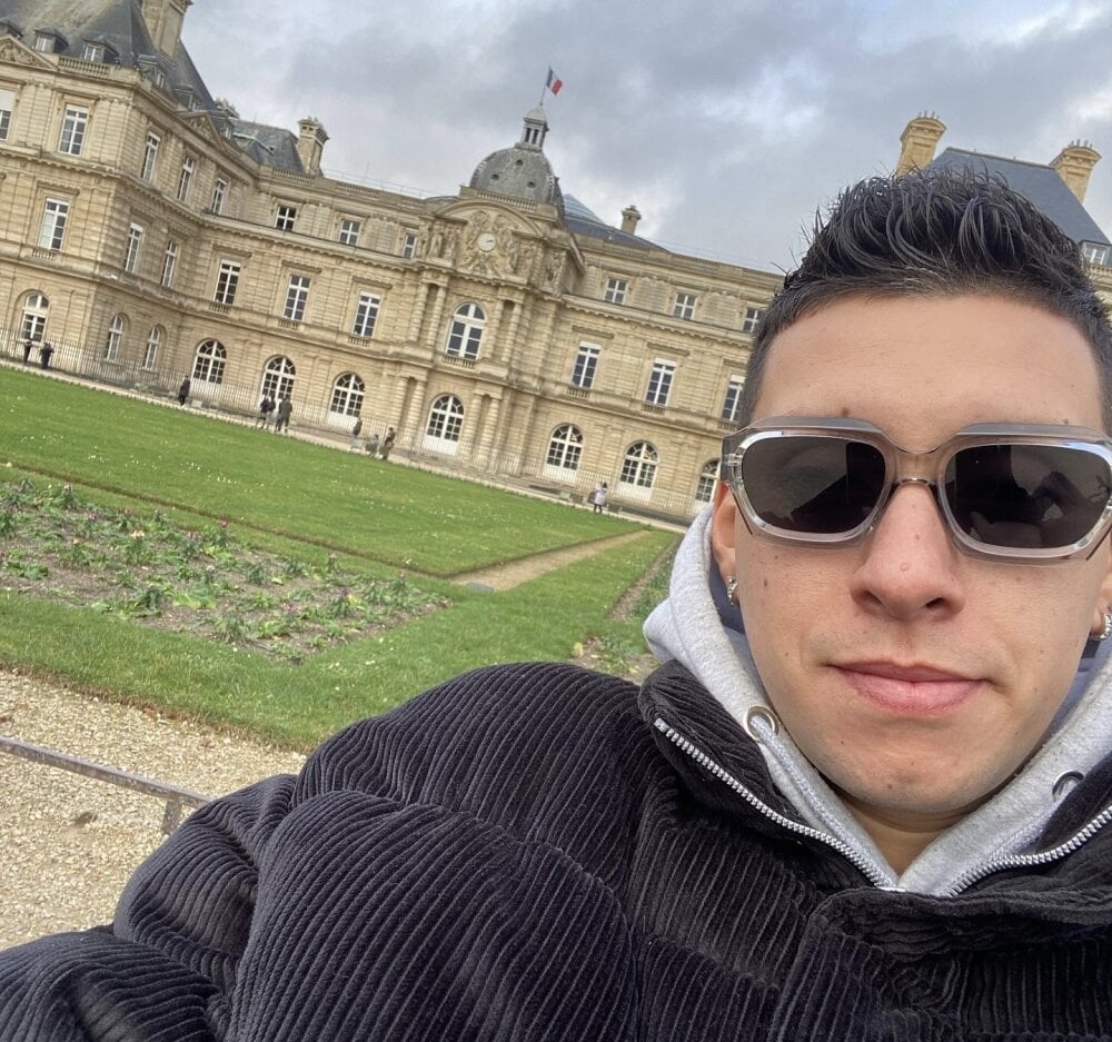 Iago54: офлайн-секс-чат