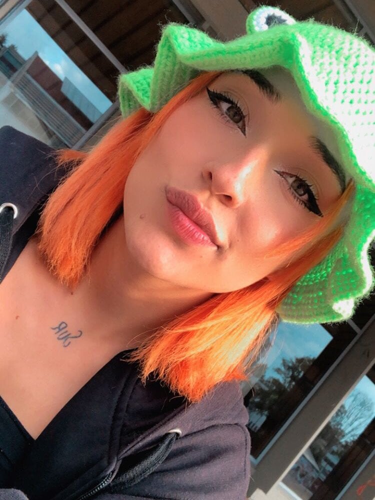 NickiYoung profile