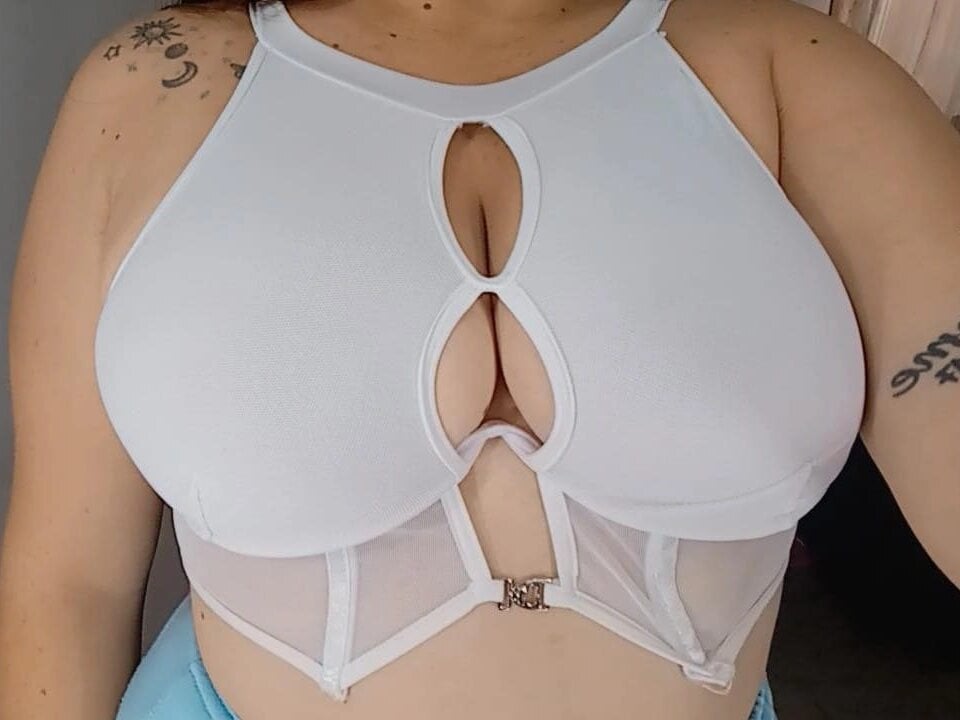 valentina-diiaz from stripchat