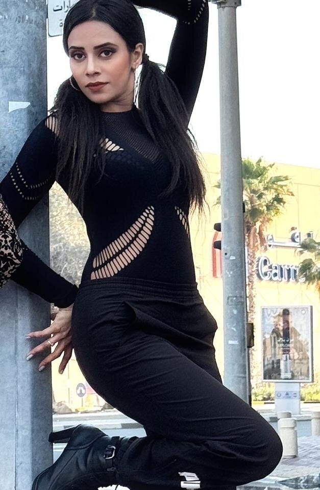 x_ruhi Offline XXX-Chat