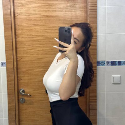 lilyhen 👖 live online chat