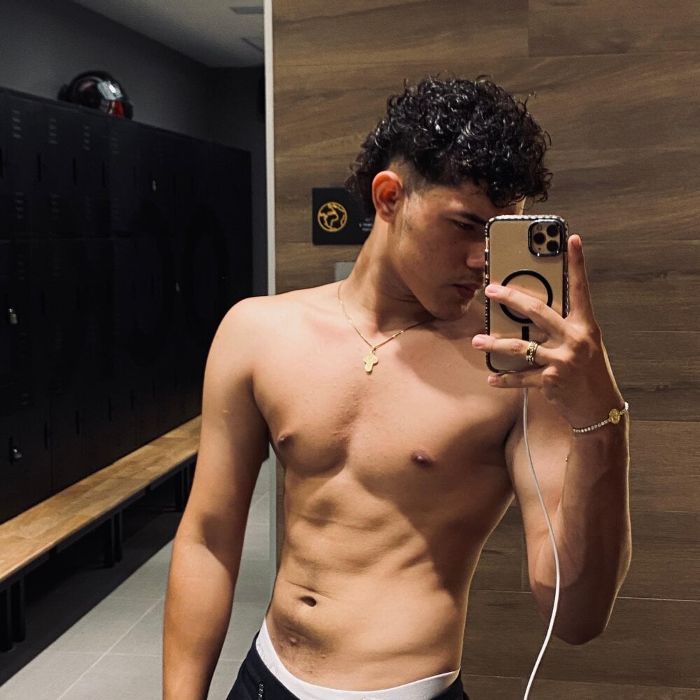 ryan_cum23 from stripchat