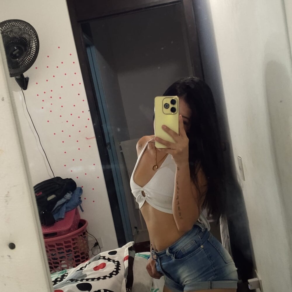 Lexi_Cherry profile
