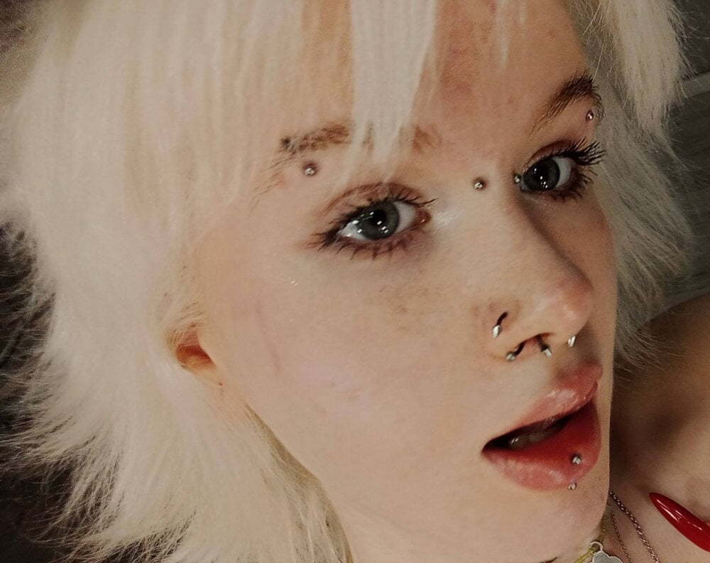 stripchat mia_waterfall webcam profile pic via coupleslivesex.com