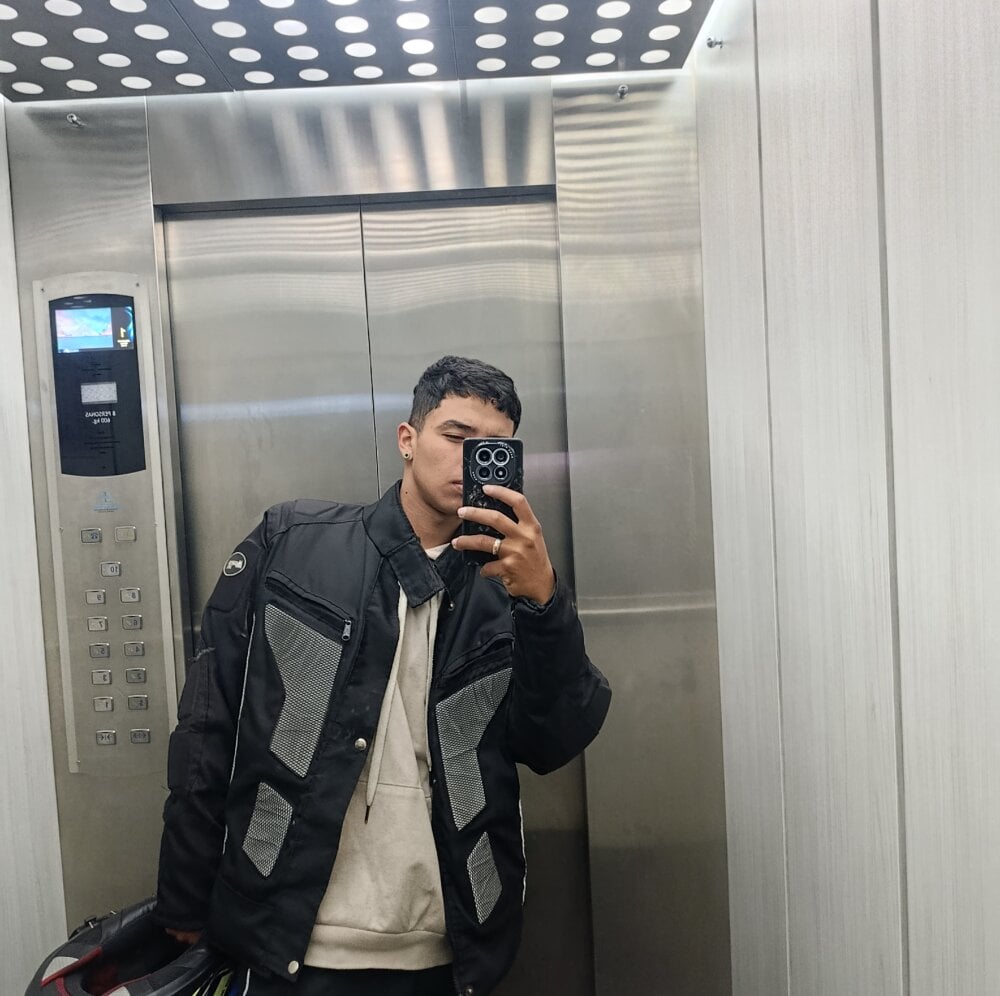 bigboysmokeweed from stripchat