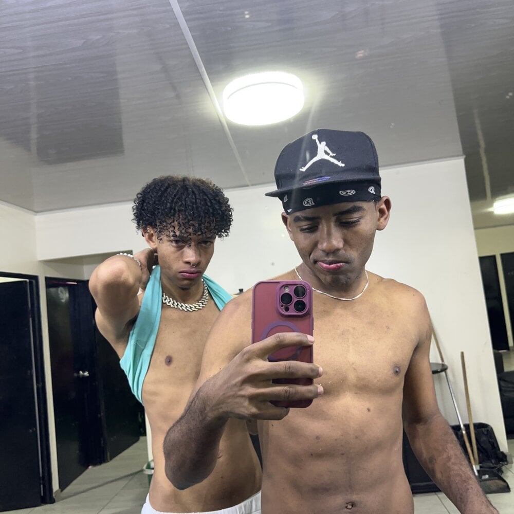 Chat de cámara en directo de HardBoysXX