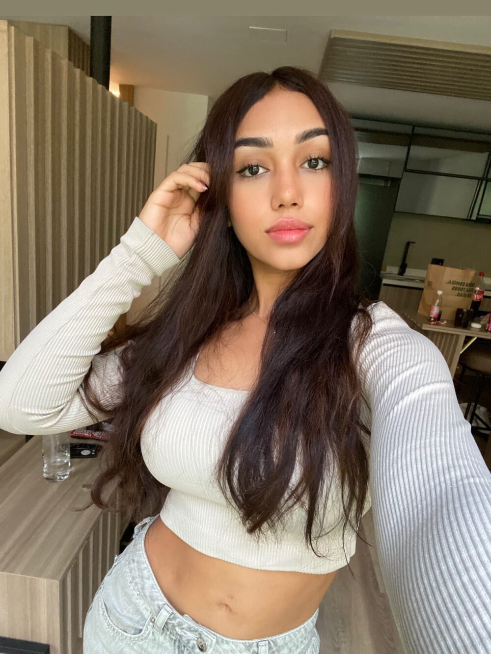 angelina_hilton_s' Offline XXX Chat