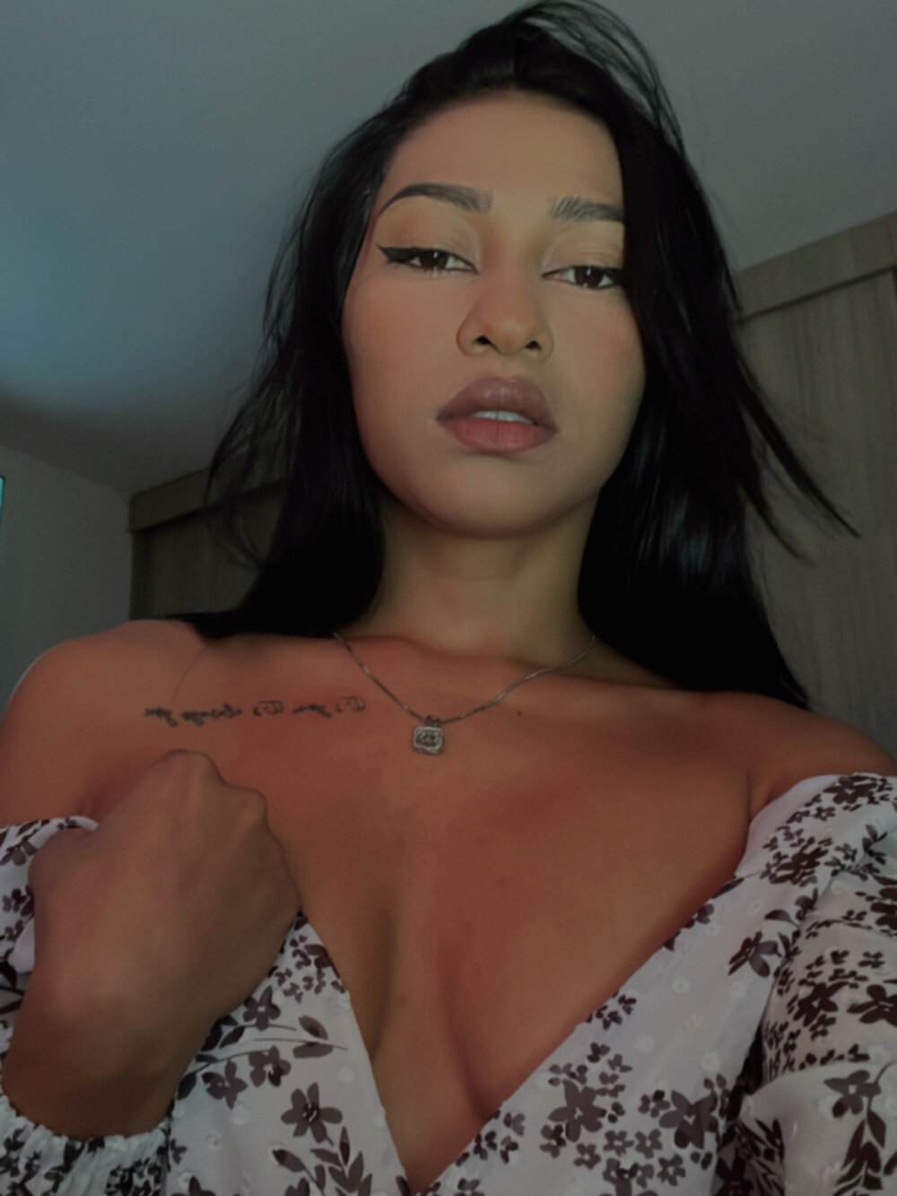 Live sex webcam photo for Pao_pm #288150552