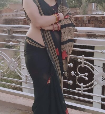 Super_bhabhi Female Medium Online Cam Striptease