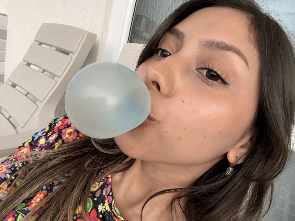 Watch  MissBecka_ live on StripChat