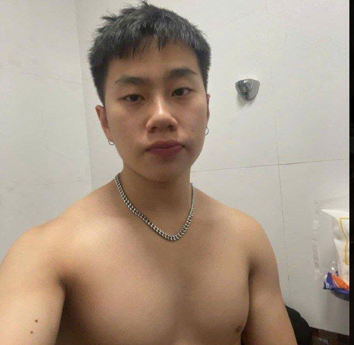 nguyenminh870 Offline XXX-chat