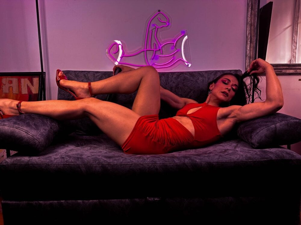 rudecam.live mightylaura1 livesex profile in spanish cams