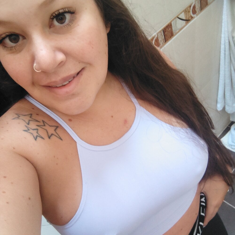 mega-camsex.com shaki01 livesex profile in colombia cams