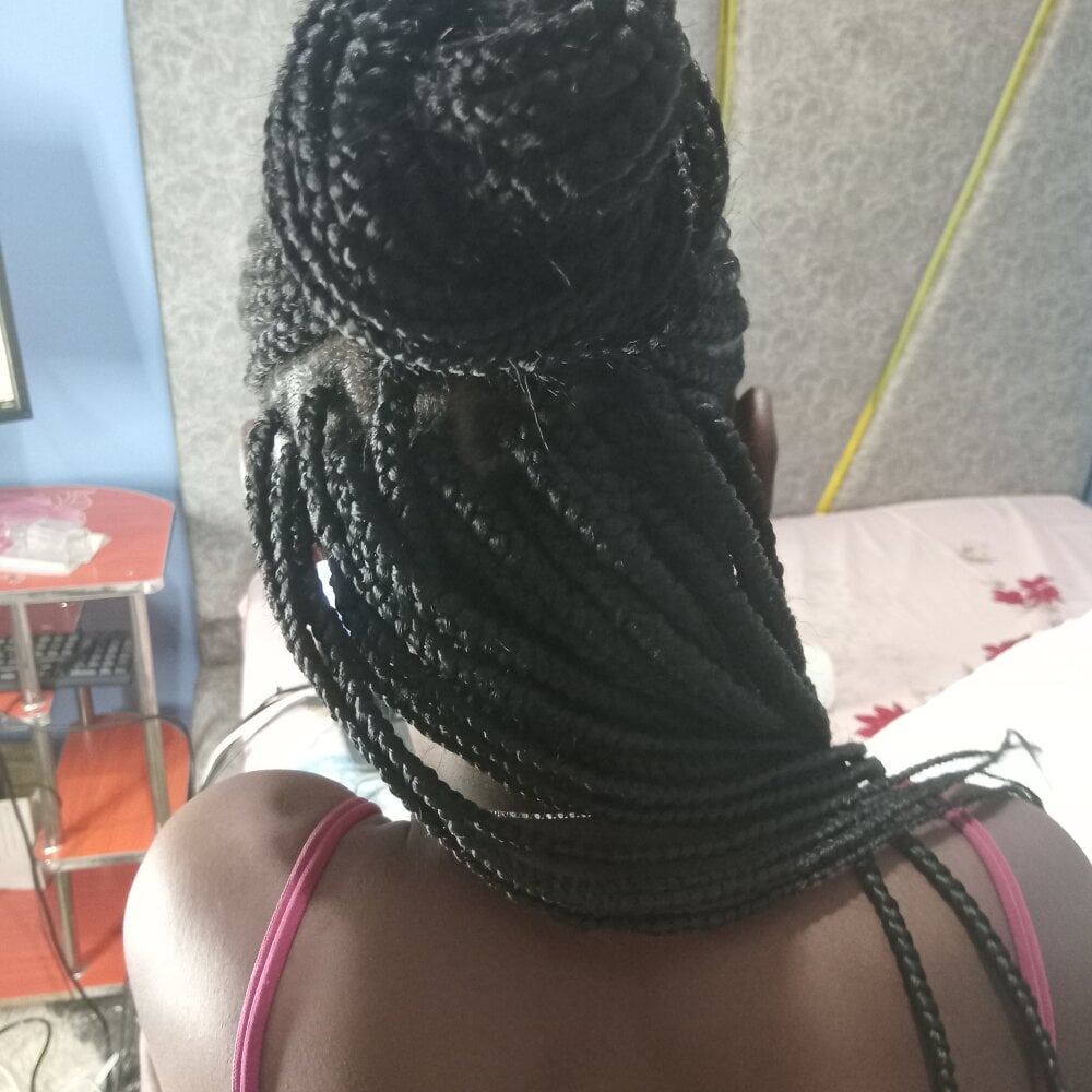 Qween_honey64 profile