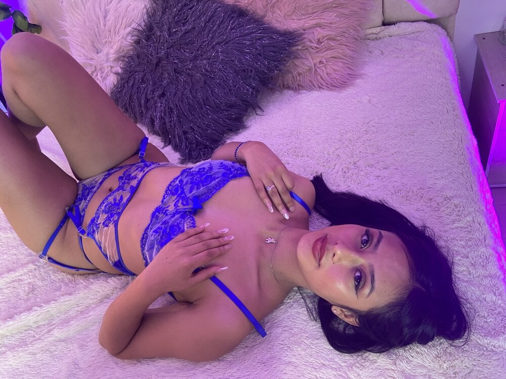LiaRoberts1_