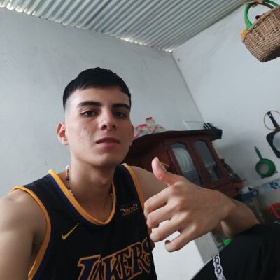Brandon_wild - Stripchat Cam2cam Smoke Young Boy 