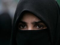 Qadira_sfeir's Offline Chat Room