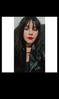pequena31's Offline Chat Room