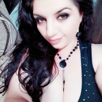 HotAdeline's Offline Chat Room