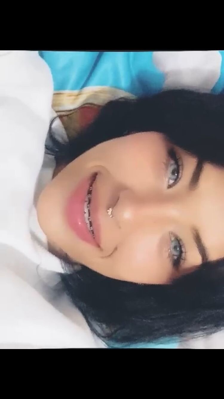 Nika_Hot