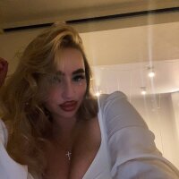 Ava_Collins' Offline XXX Chat