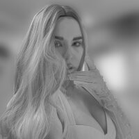 ViolaYoung's Offline XXX Chat