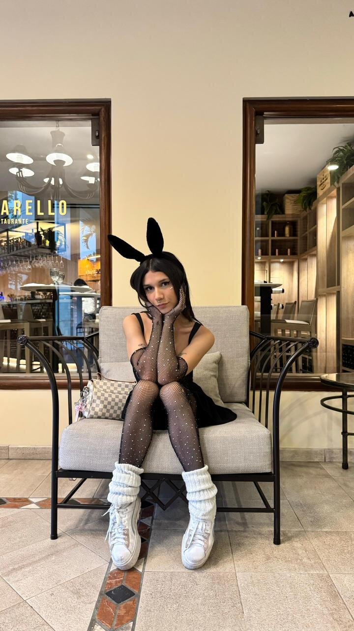Aurora_James