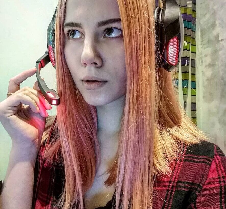 onaircams.com petalwren livesex profile in bisexual cams