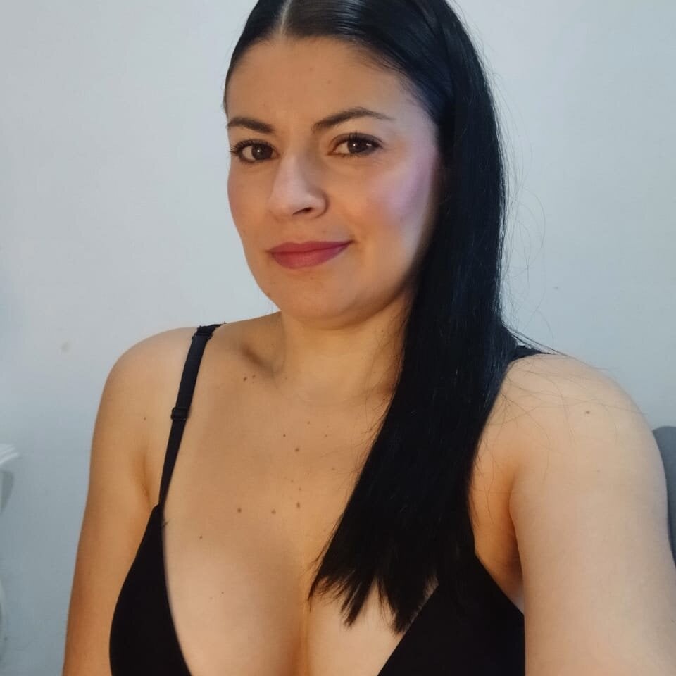Tati10__'s Offline XXX Chat