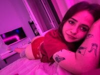 AmandaDior's Offline Chat Room