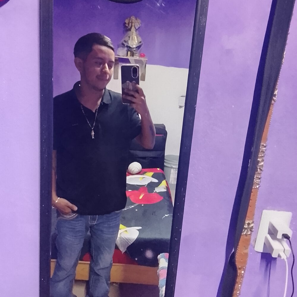 Go_325's Offline XXX Chat