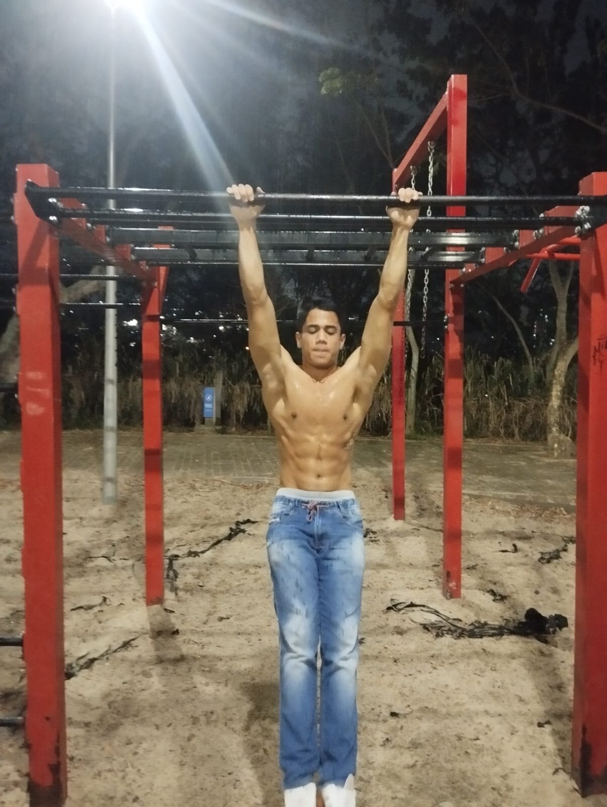 zeus_young_hot