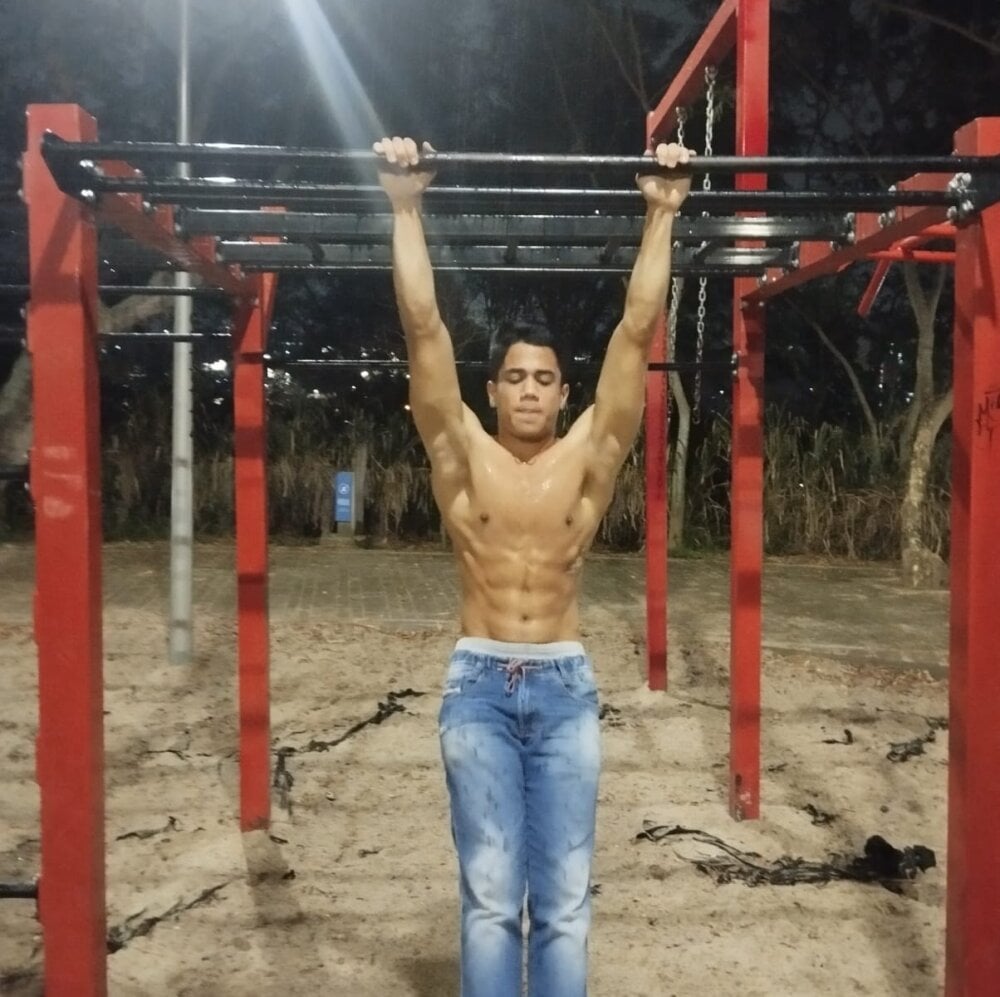 zeus_young_hot profile