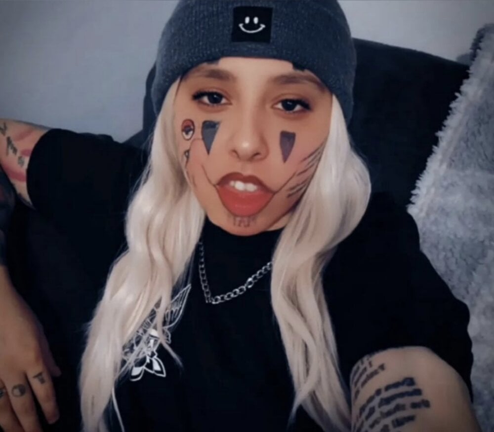 luxxrra from stripchat