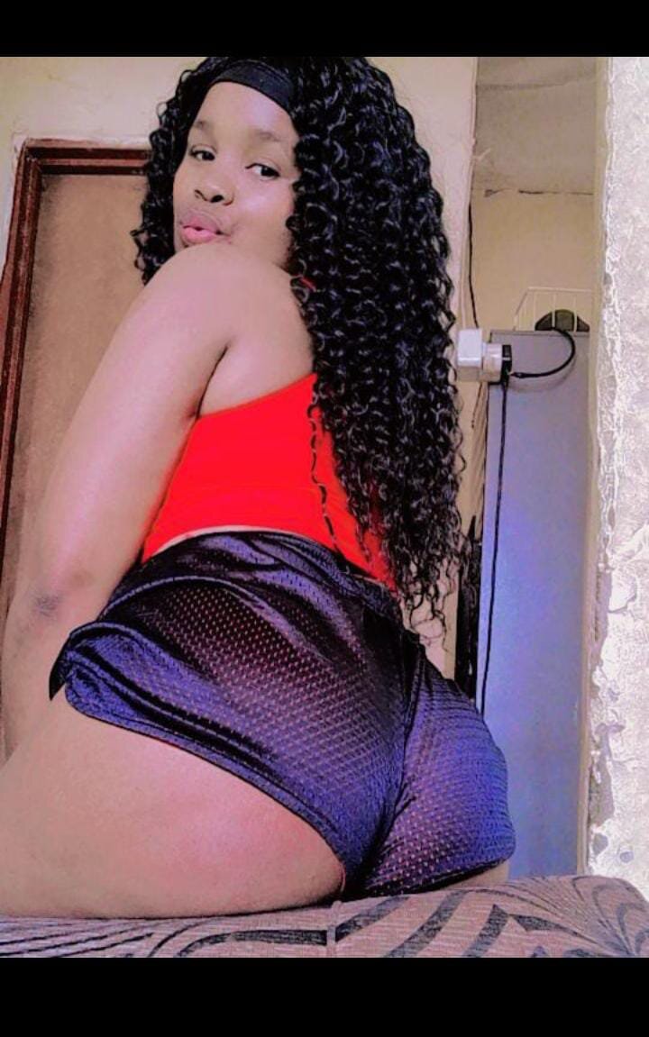 BUSTY_MANDY
