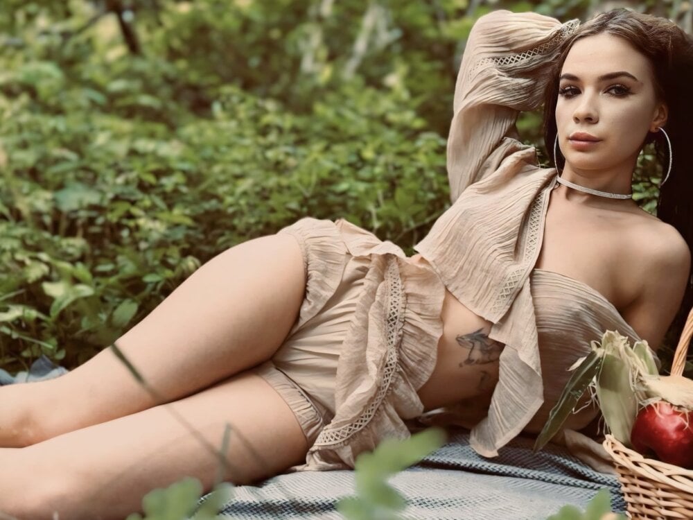 Live sex webcam photo for BounceAss #289988610