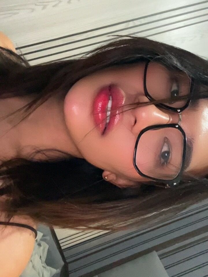 Offline XXX chat TsWomanofyourdesire_